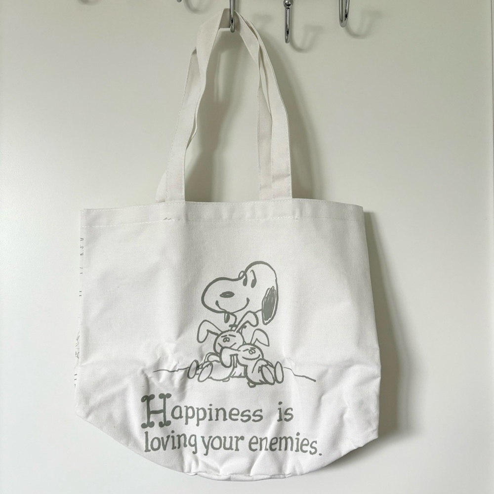 NEW (w/o Tags) Kawaii Off-White Snoopy Tote Bag from Japan Comic Style